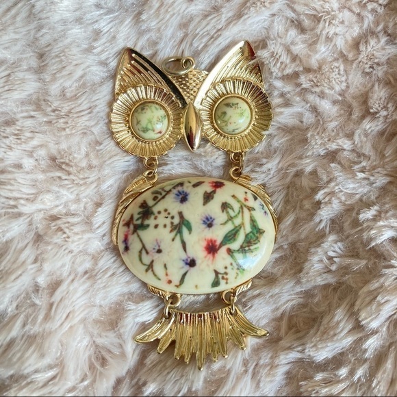Vintage Gold Owl Pendant - Picture 4 of 4
